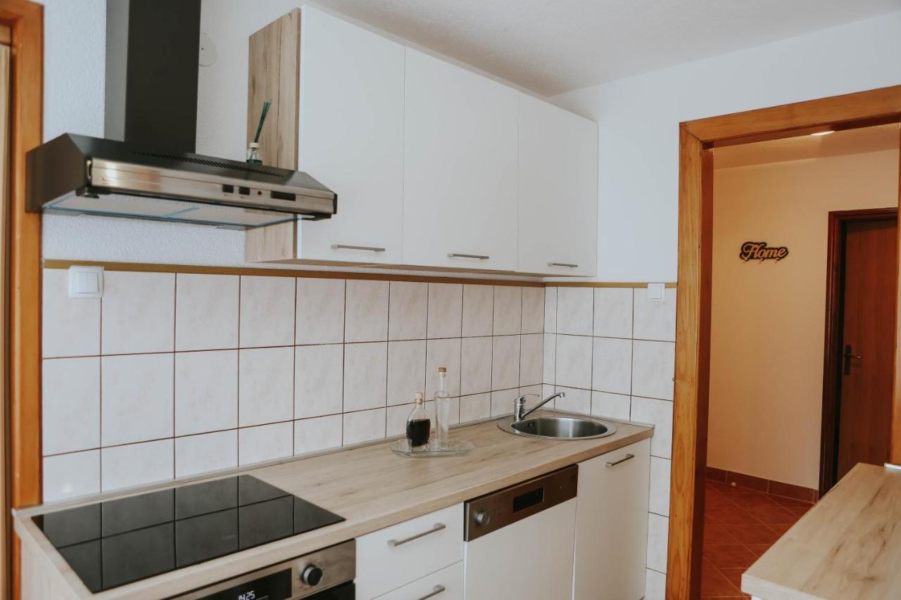 I&T Apartman Госпич Экстерьер фото