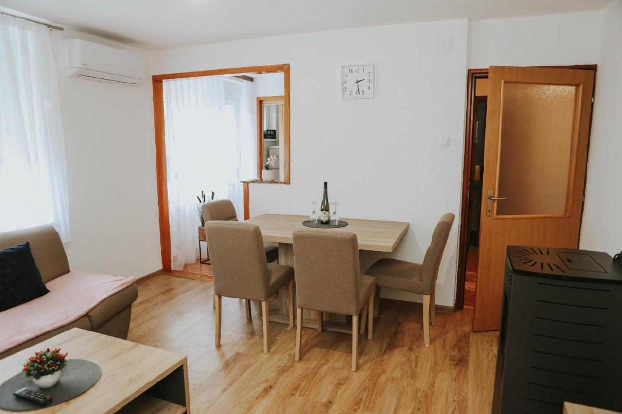 I&T Apartman Госпич Экстерьер фото