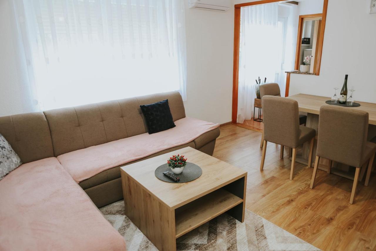 I&T Apartman Госпич Экстерьер фото