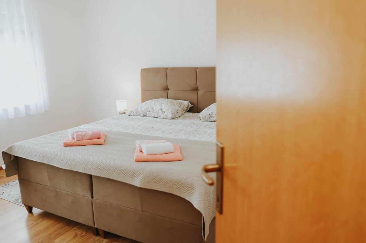 I&T Apartman Госпич Экстерьер фото