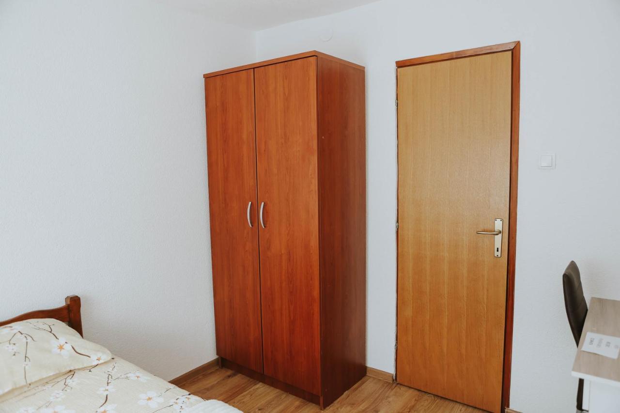 I&T Apartman Госпич Экстерьер фото