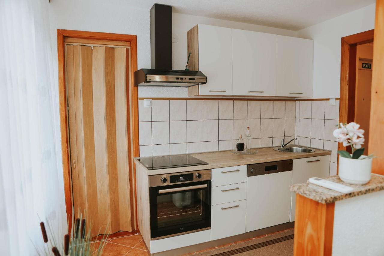 I&T Apartman Госпич Экстерьер фото